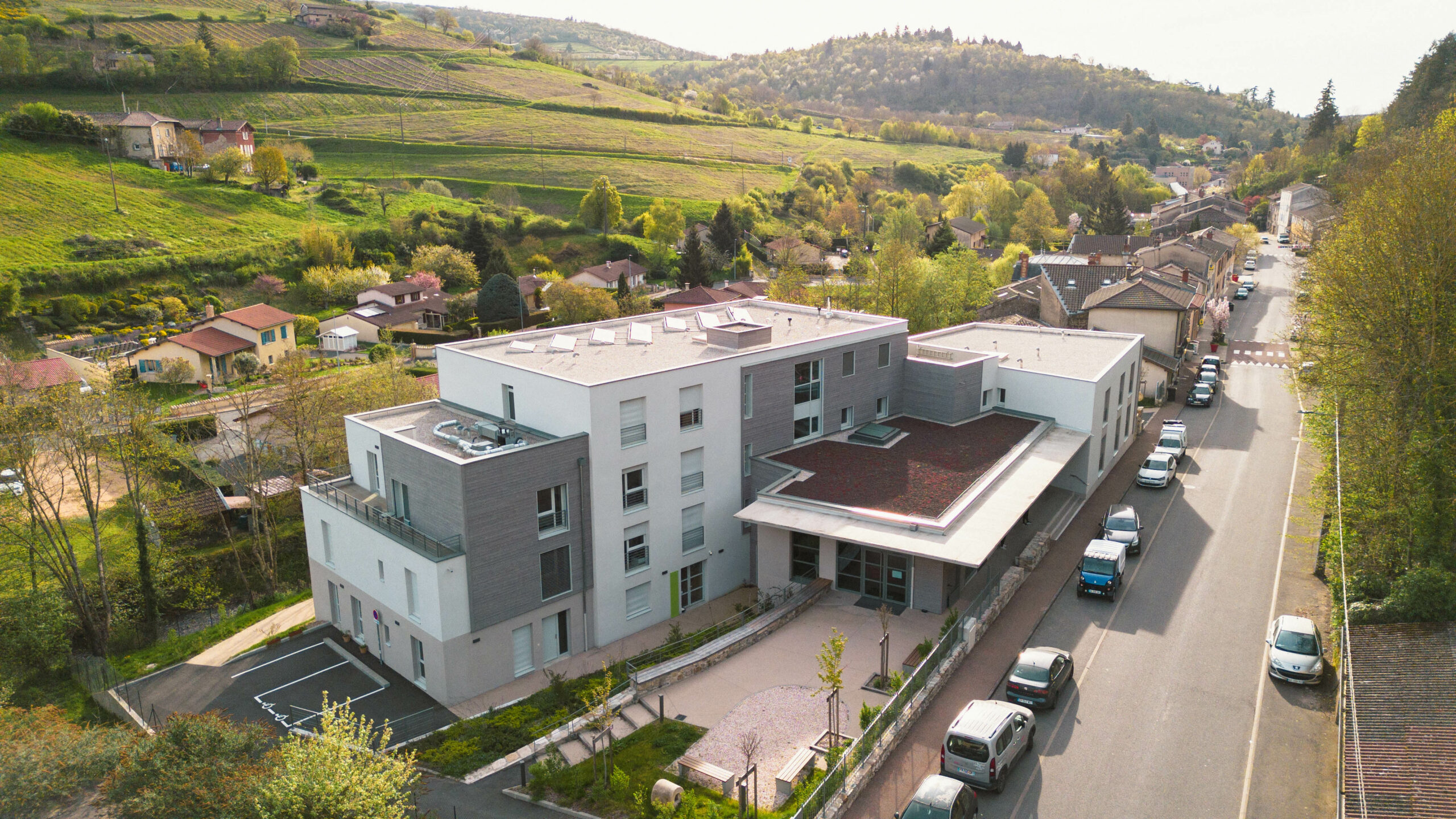 Vue aérienne de la Pension de famille de Beaujeu